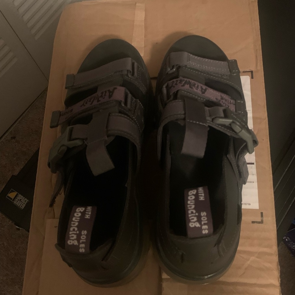 Dr Martens Unisex Adult Pearson Sandals, Gray, excellent condition. Size 9/10. - Picture 4 of 8